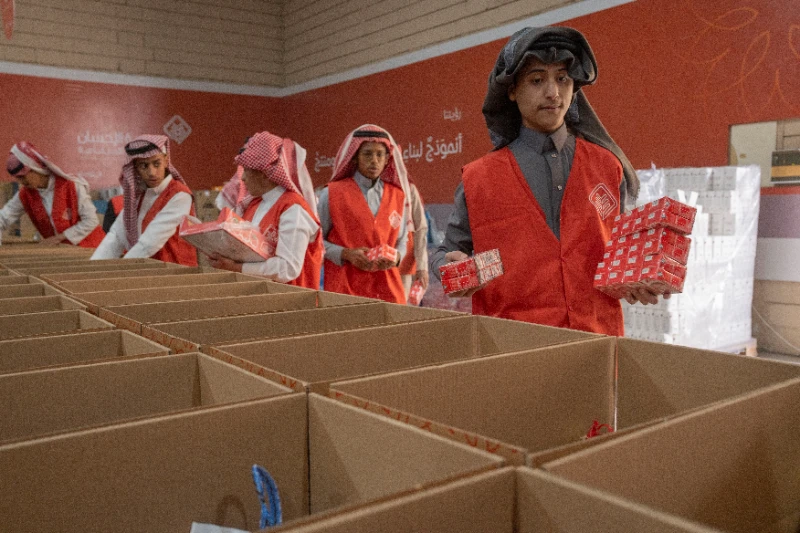 ثانوية الرازي تشارك طلابها في يوم الطالب التطوعي ضمن مشروع أقوات 8